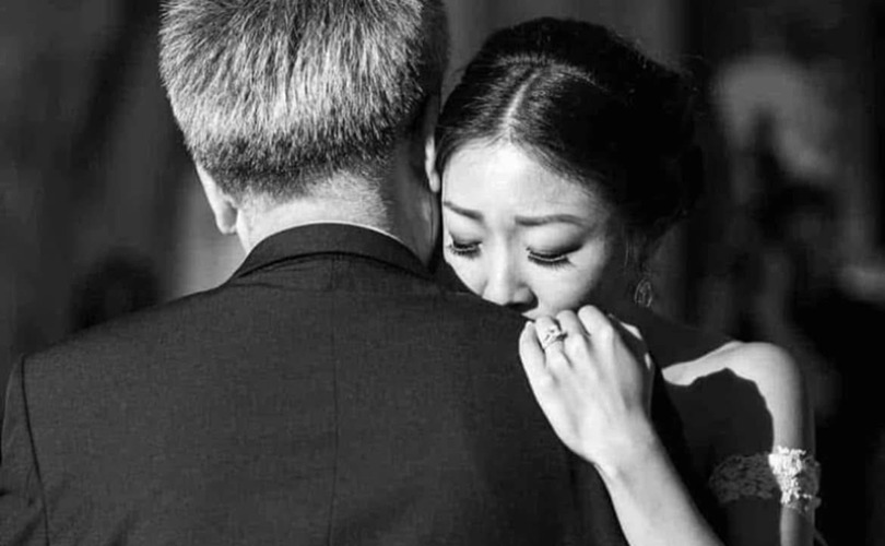 Аавыгаа эхнэр авахуулахгүй гээд 30 жил амьдаар нь хатаасан даа...