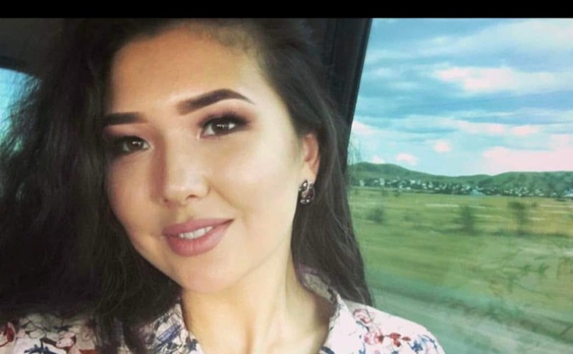 Хар нялхаас нь эрчүүдийн нүдний хор орж ханийн тэнгэр нь хазайсан...