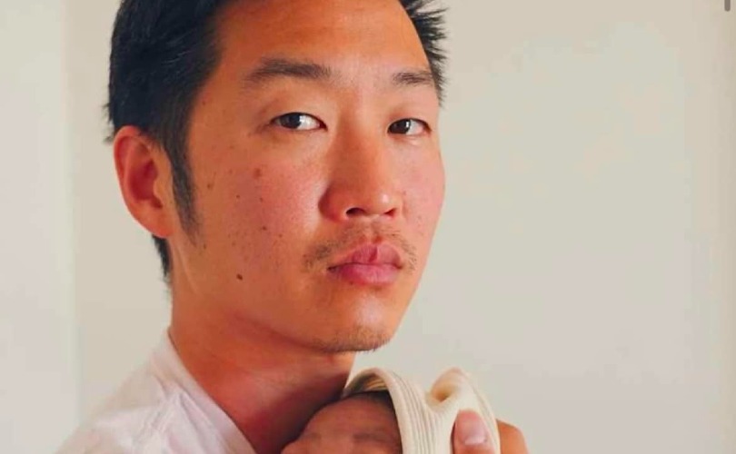 Чааваас ээж нь гэж эр эр дагасан бүтэлгүй юм байдгийн гэсэн...